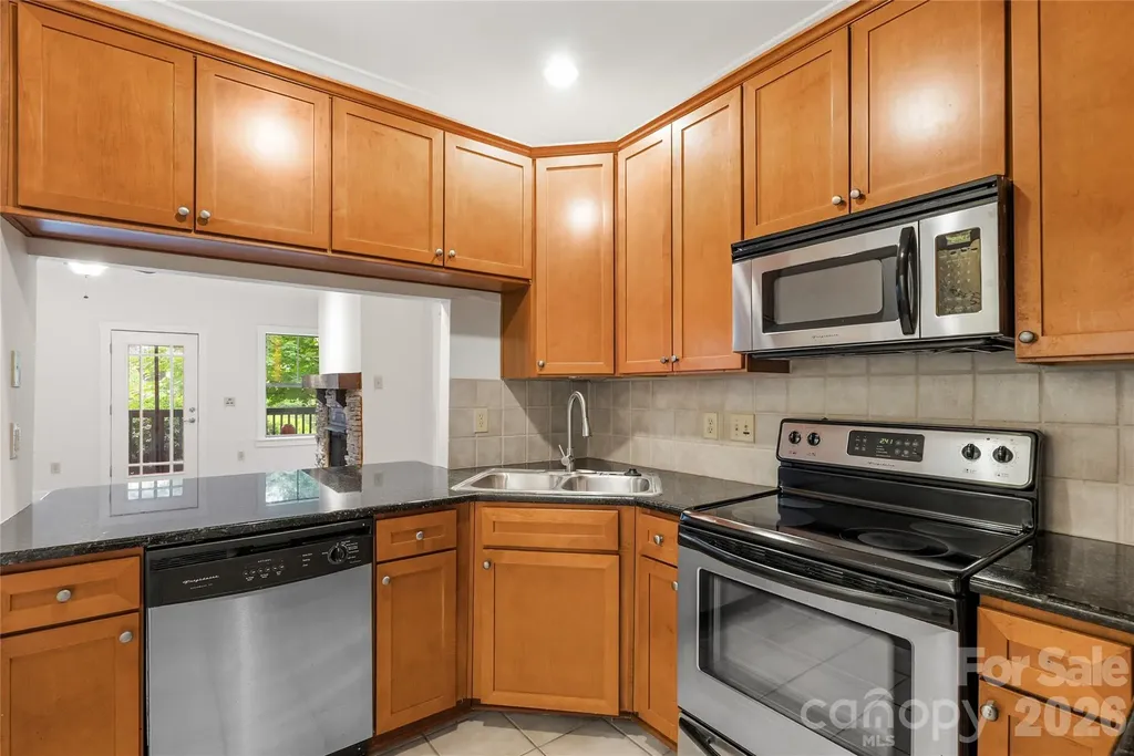 9 Kenilworth Knoll Asheville NC 28805