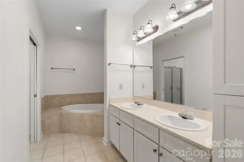 9 Kenilworth Knoll Asheville NC 28805