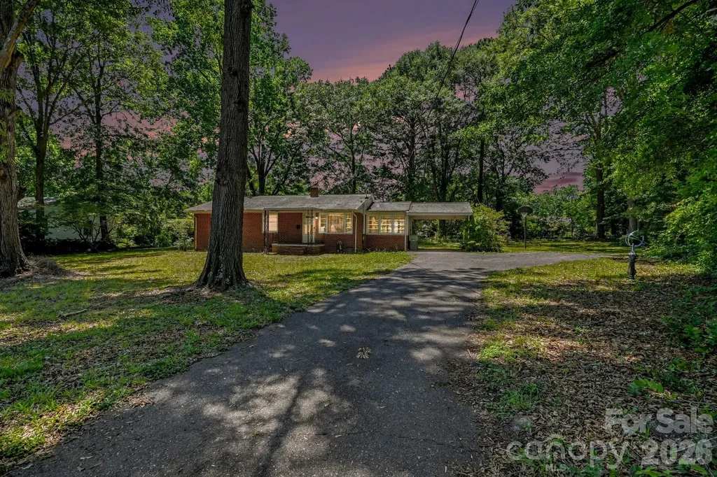 211 White Street Gastonia NC 28052