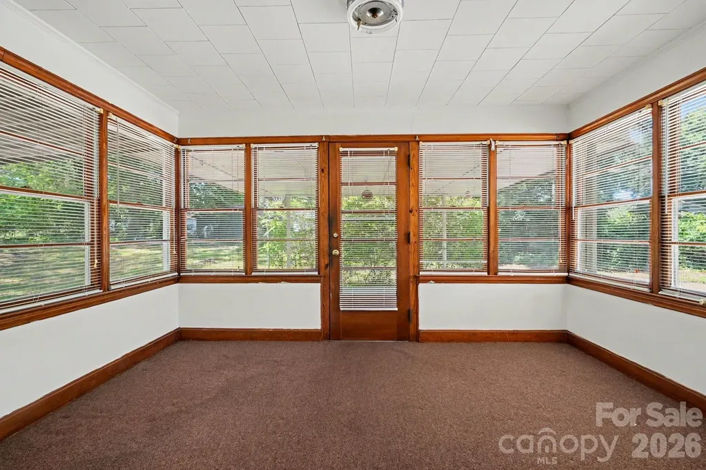 211 White Street Gastonia NC 28052
