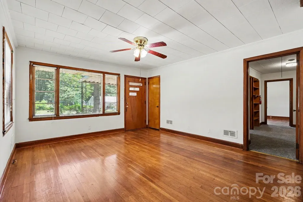211 White Street Gastonia NC 28052