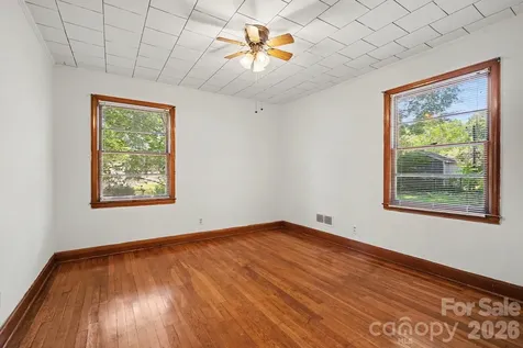 211 White Street Gastonia NC 28052