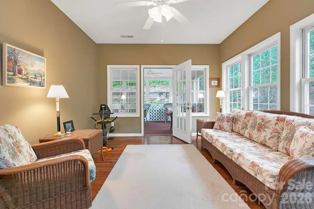 61 Autumn Glen Court Brevard NC 28712