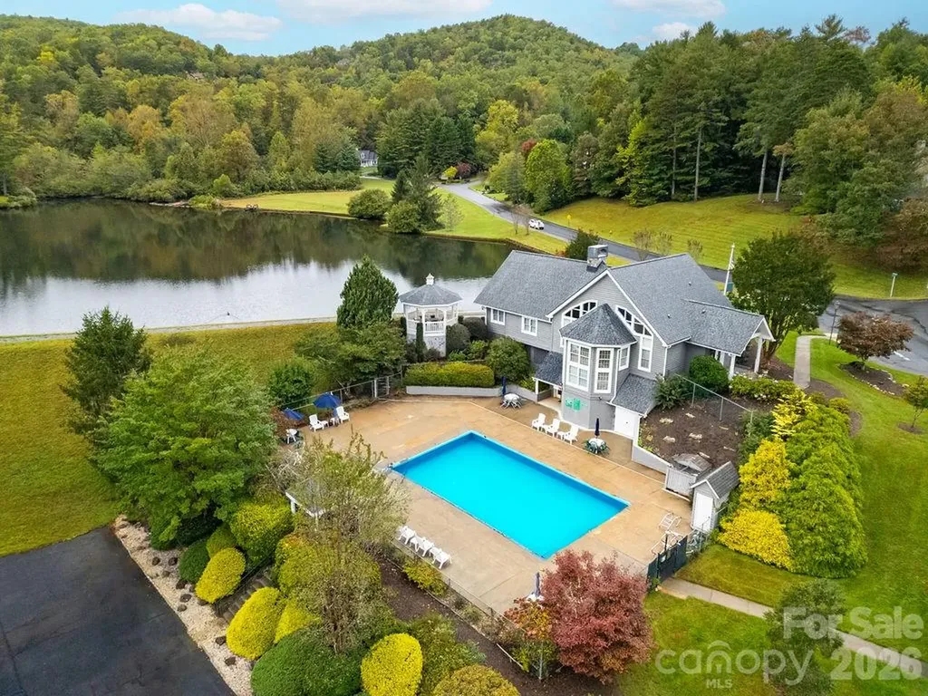 61 Autumn Glen Court Brevard NC 28712