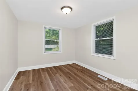 2958 Reid Avenue Charlotte NC 28208