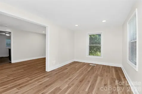 2958 Reid Avenue Charlotte NC 28208