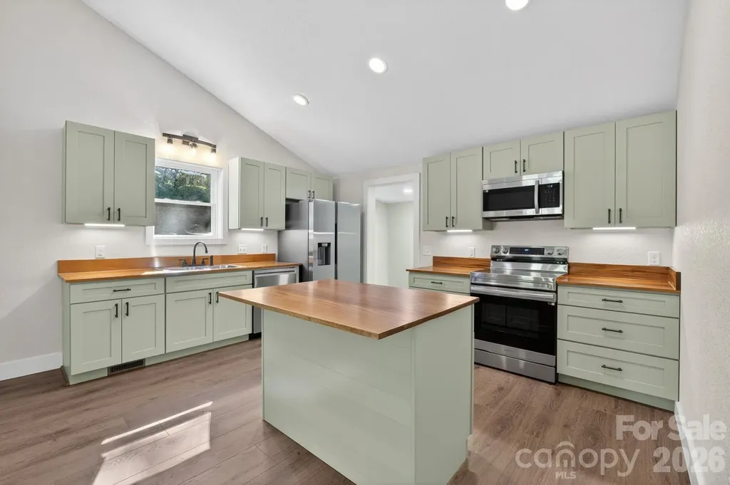 2448 Alfred Hartley Road Lenoir NC 28645