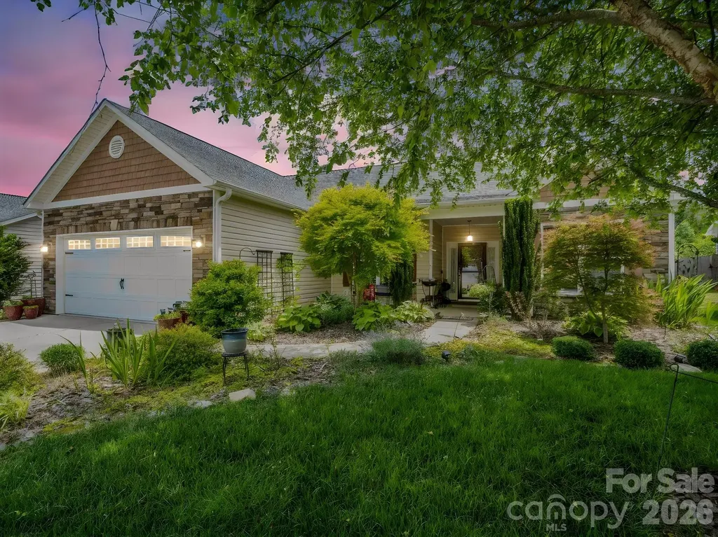 Hendersonville NC, 74 Foxtail Court