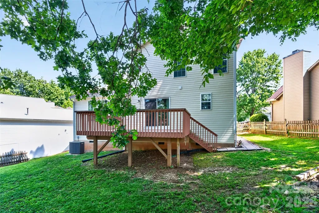 2539 Thornfield Road Charlotte NC 28273