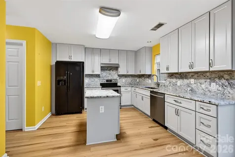2539 Thornfield Road Charlotte NC 28273
