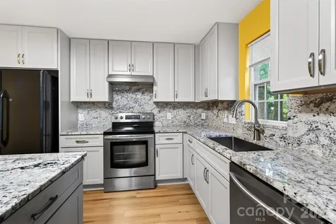 2539 Thornfield Road Charlotte NC 28273