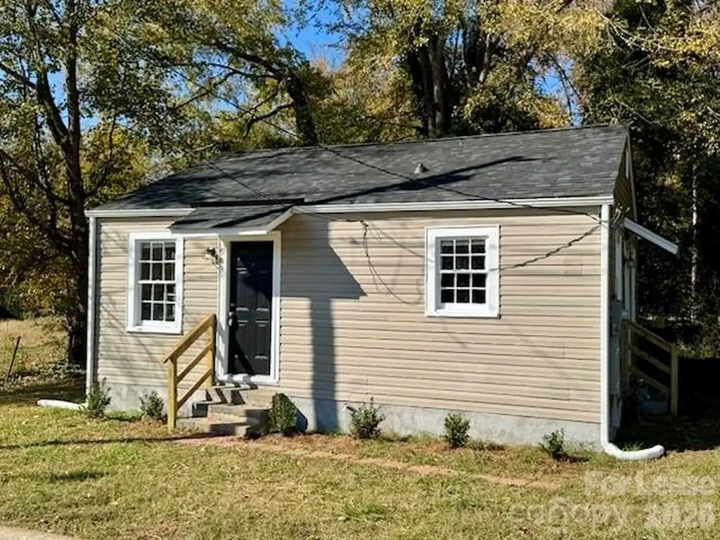 903 Holt Street Lexington NC 27292