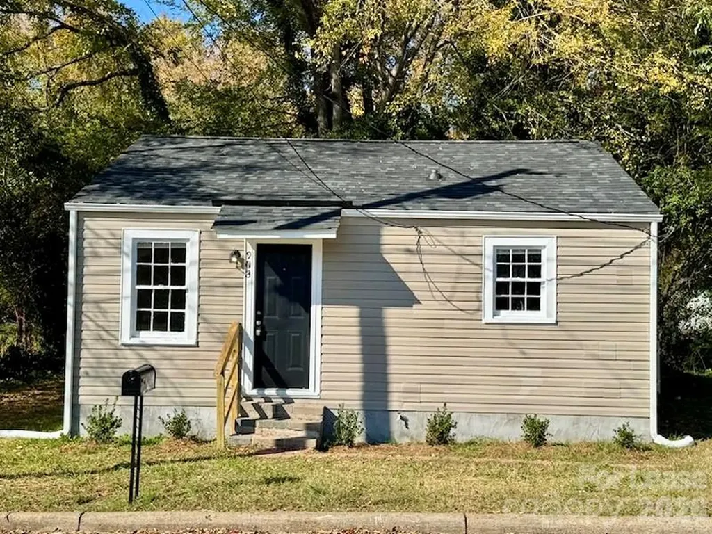 903 Holt Street Lexington NC 27292