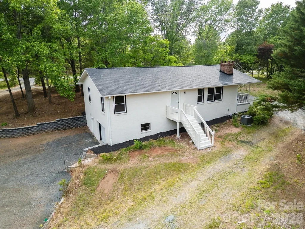 1335 Little Mountain Road Columbus NC 28722
