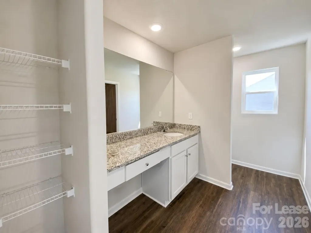 5044 Wolfridge Avenue Charlotte NC 28214