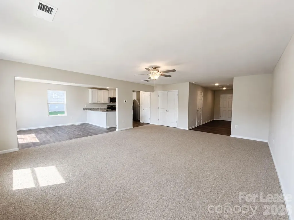 5044 Wolfridge Avenue Charlotte NC 28214