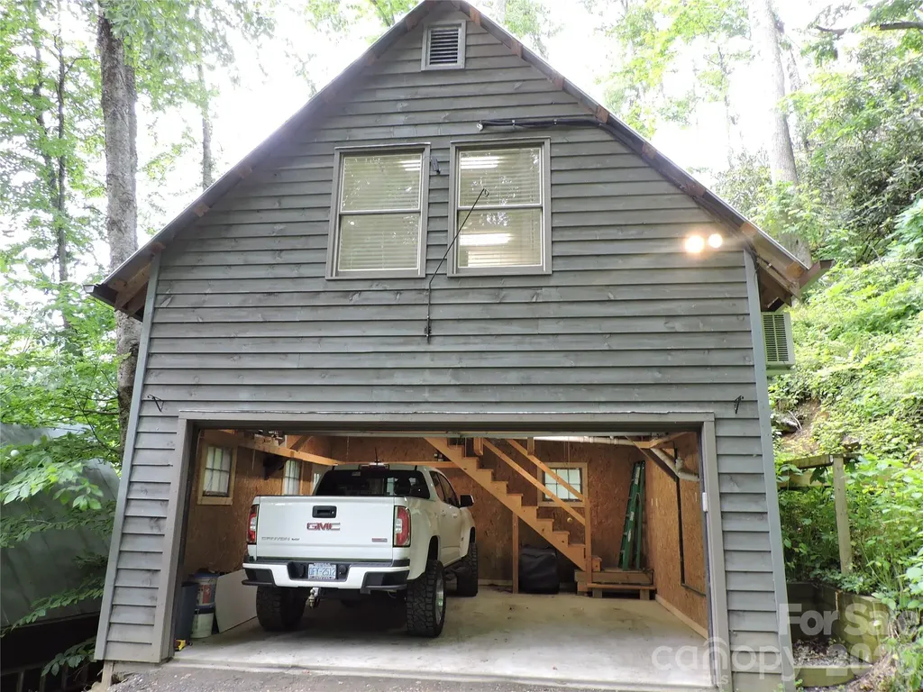 963 Melton Branch Road Bakersville NC 28705