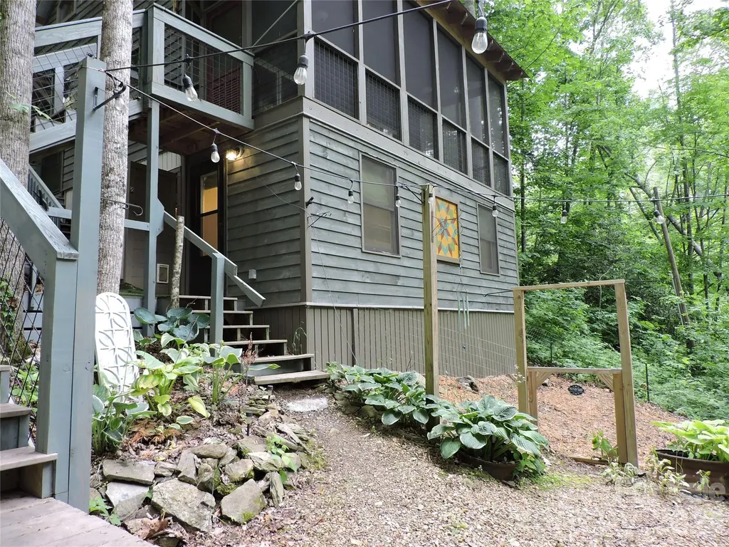 963 Melton Branch Road Bakersville NC 28705