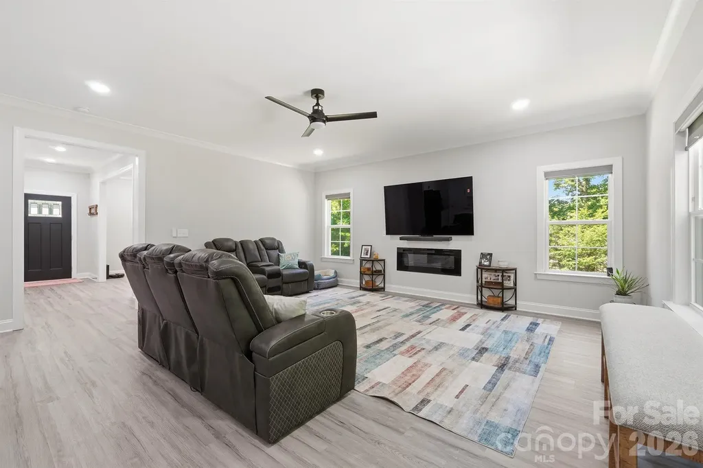 413 Lakewood Drive Lexington NC 27292