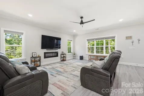 413 Lakewood Drive Lexington NC 27292
