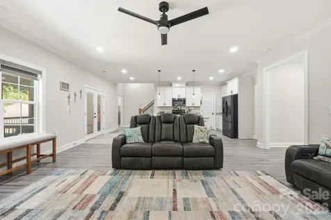 413 Lakewood Drive Lexington NC 27292