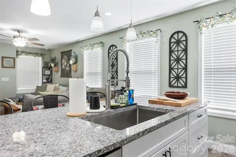 13 Trade Street Arden NC 28704
