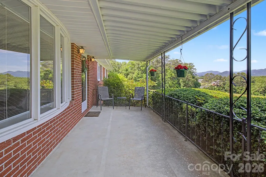 788 Alexander Road Alexander NC 28701