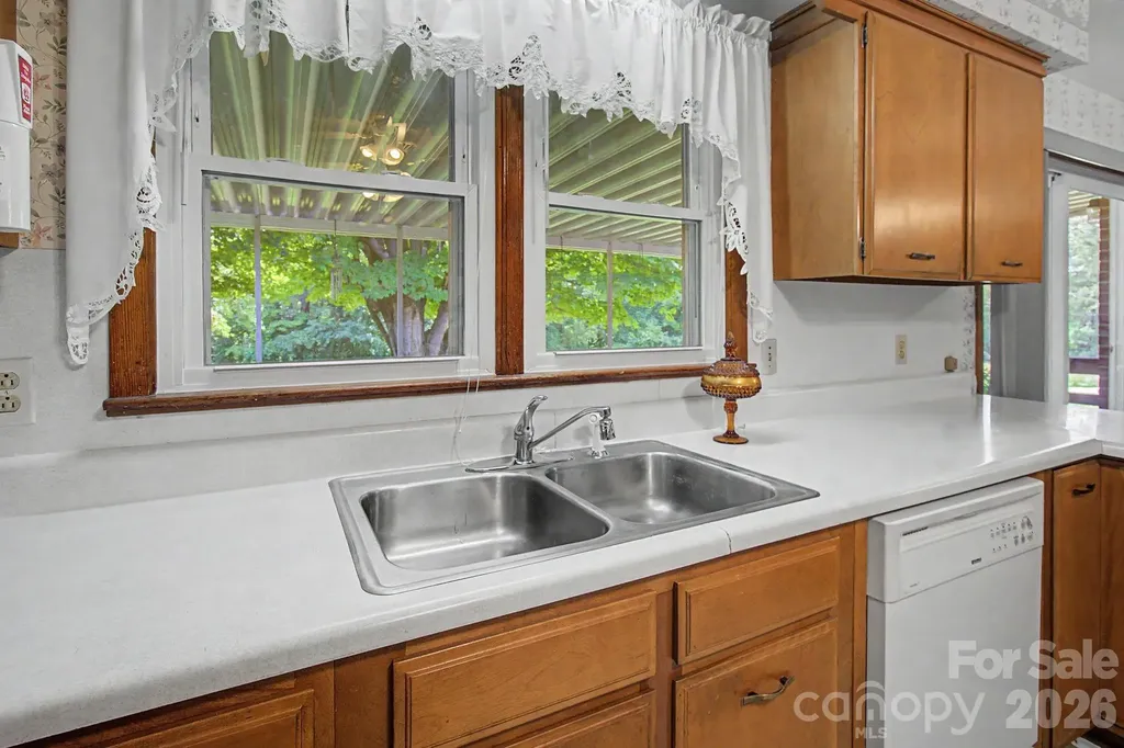 788 Alexander Road Alexander NC 28701