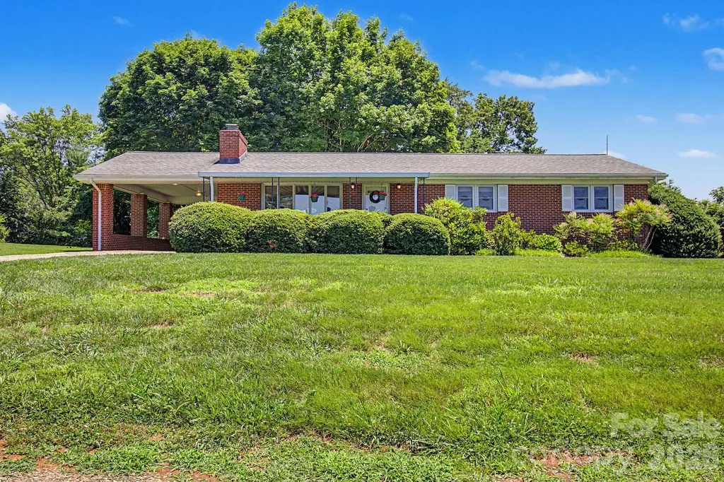 788 Alexander Road Alexander NC 28701