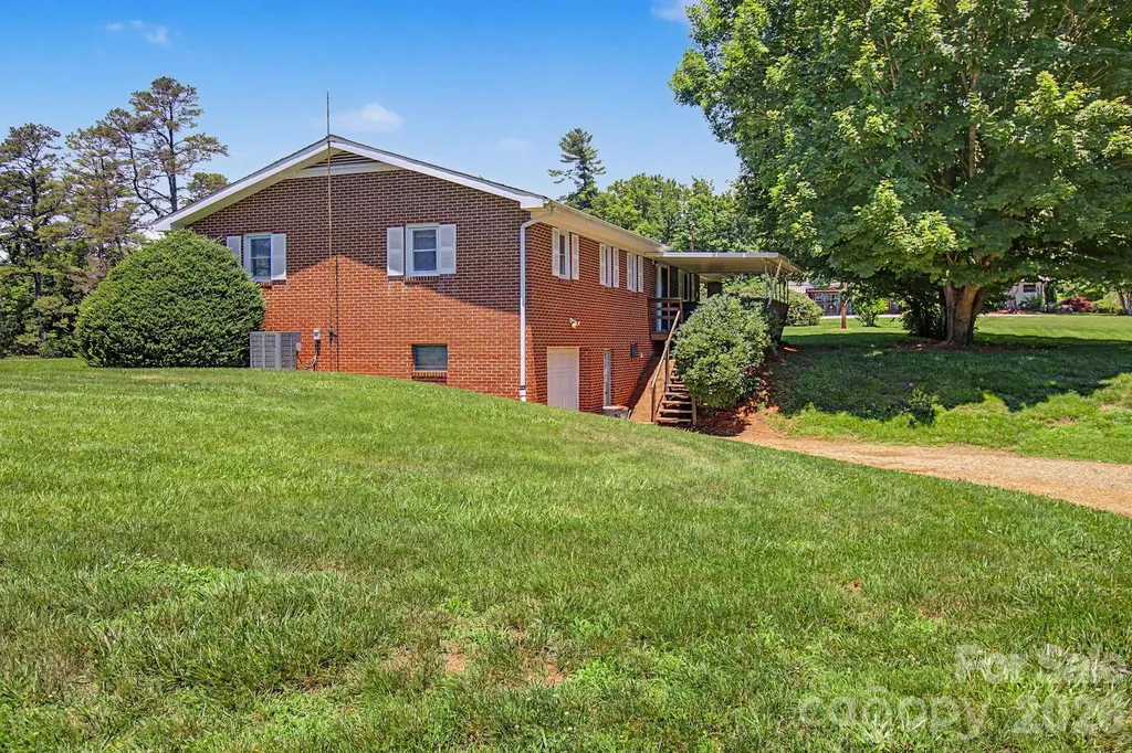 788 Alexander Road Alexander NC 28701