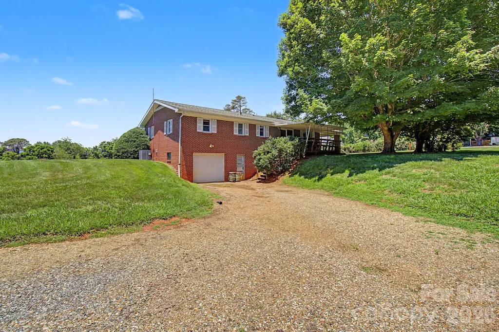 788 Alexander Road Alexander NC 28701