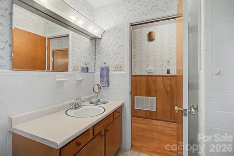 788 Alexander Road Alexander NC 28701