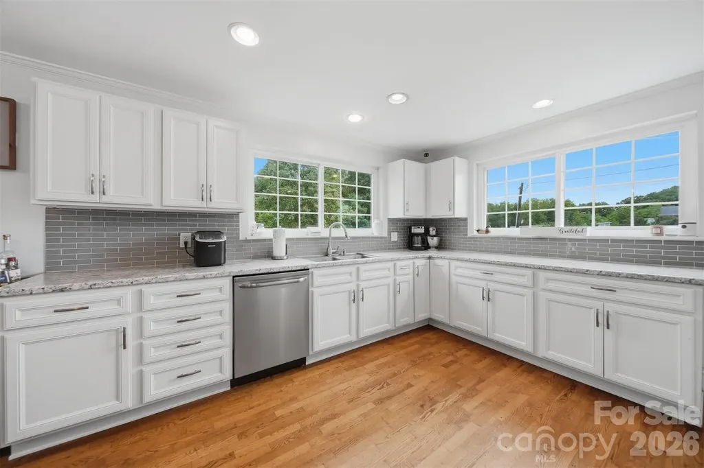 3526 16th Street NE Hickory NC 28601