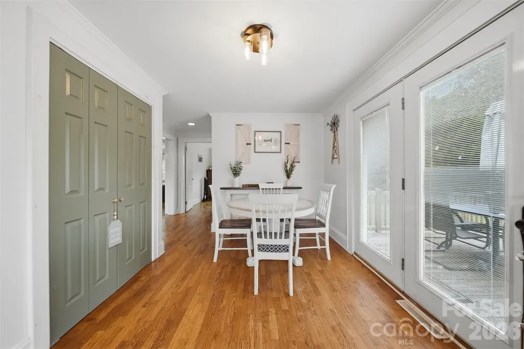 3526 16th Street NE Hickory NC 28601