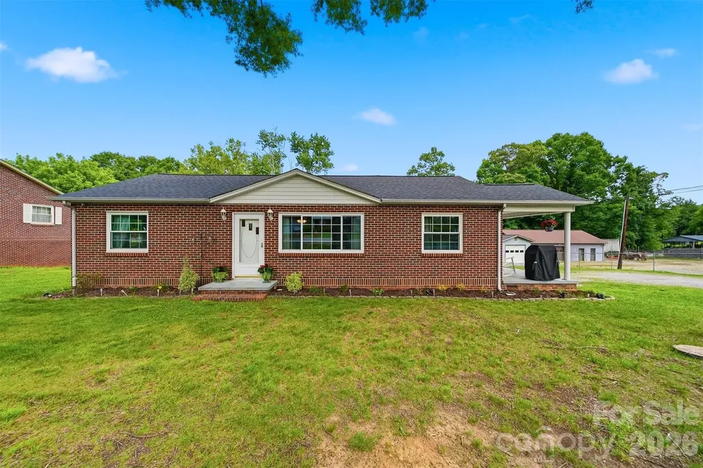 3526 16th Street NE Hickory NC 28601