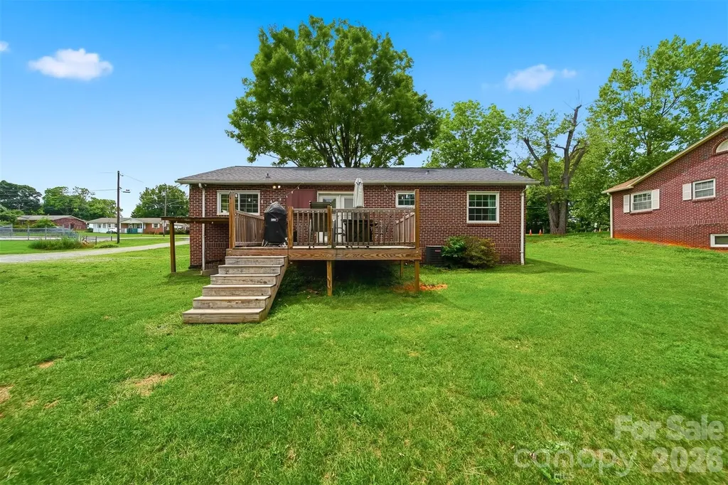 3526 16th Street NE Hickory NC 28601