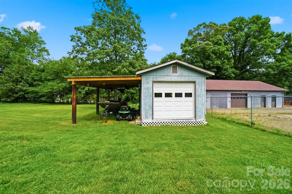 3526 16th Street NE Hickory NC 28601