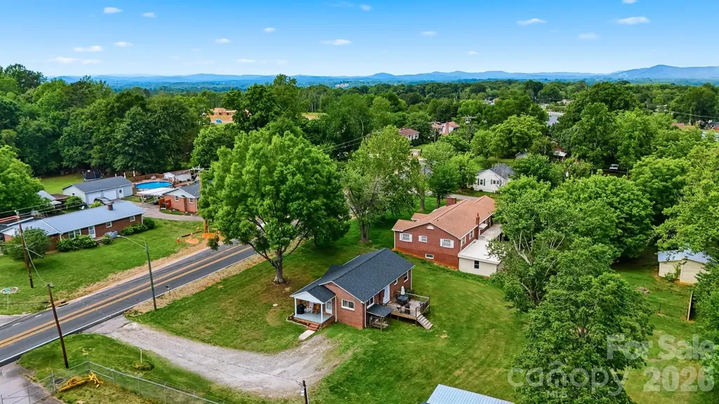 3526 16th Street NE Hickory NC 28601