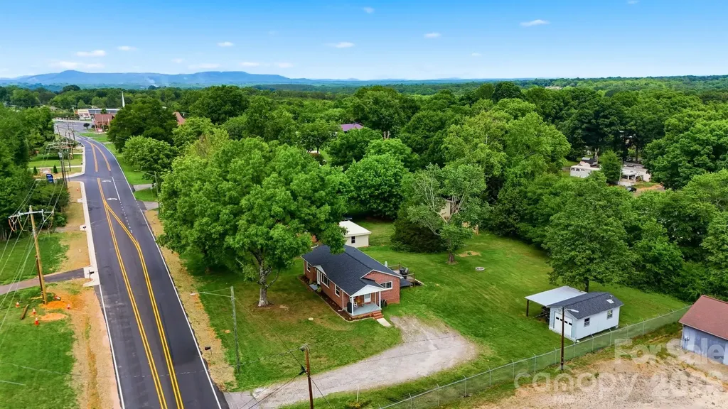 3526 16th Street NE Hickory NC 28601