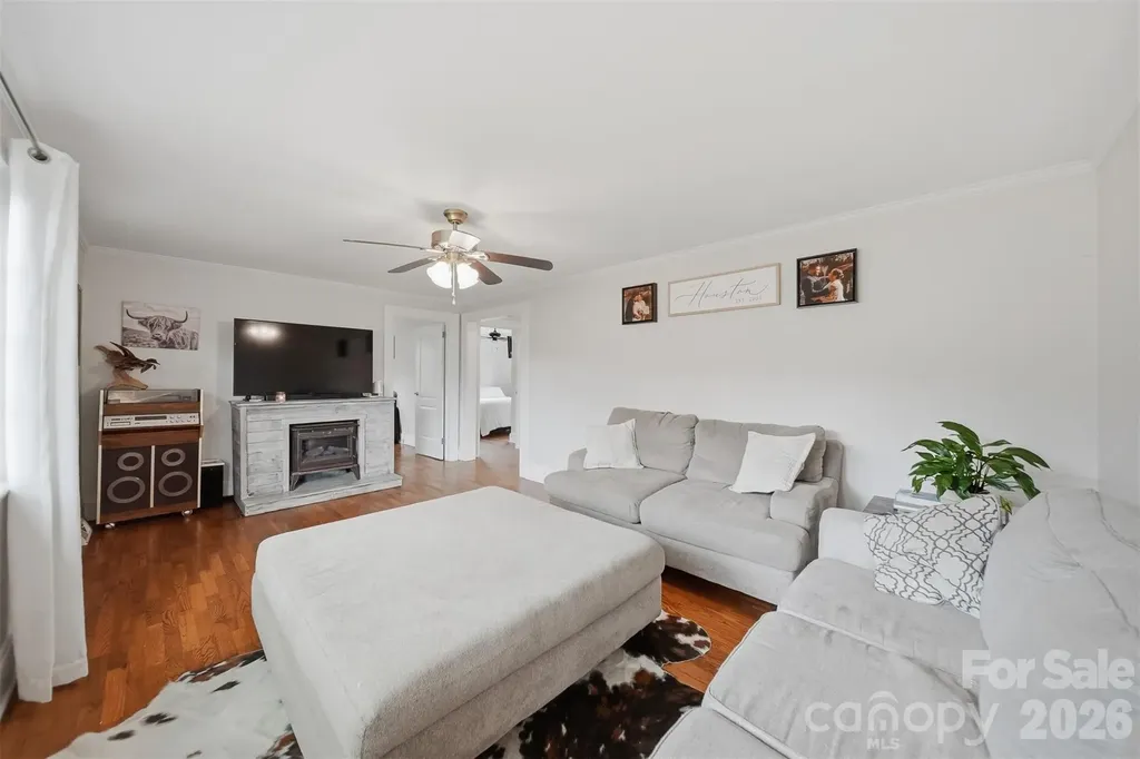 3526 16th Street NE Hickory NC 28601
