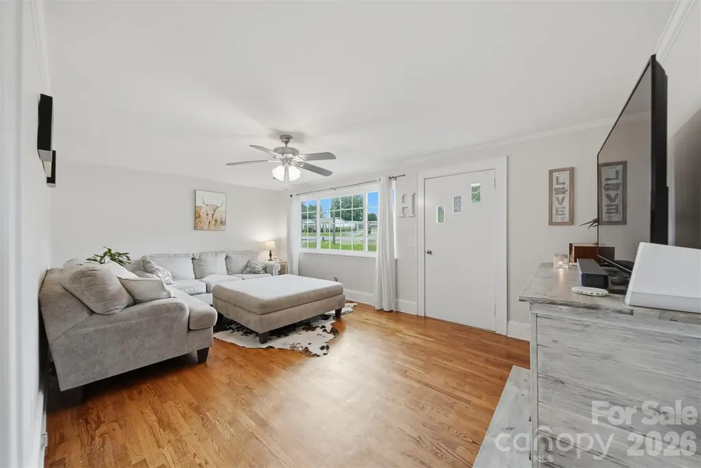 3526 16th Street NE Hickory NC 28601