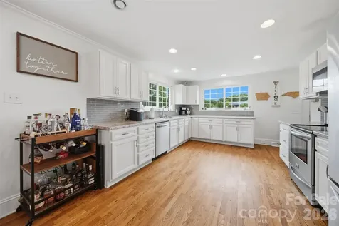 3526 16th Street NE Hickory NC 28601