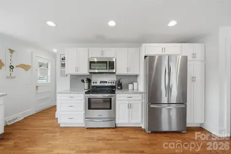 3526 16th Street NE Hickory NC 28601