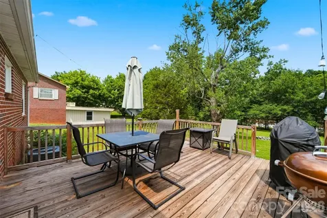 3526 16th Street NE Hickory NC 28601