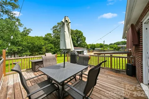 3526 16th Street NE Hickory NC 28601