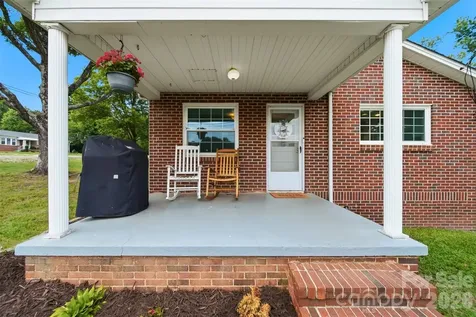 3526 16th Street NE Hickory NC 28601