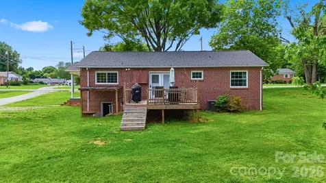 3526 16th Street NE Hickory NC 28601