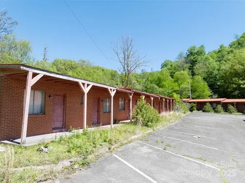 11242 Us 19 Highway Maggie Valley NC 28751