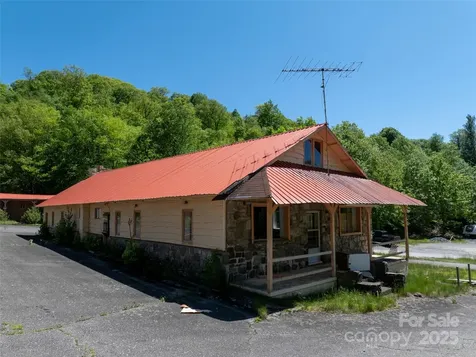 11242 Us 19 Highway Maggie Valley NC 28751