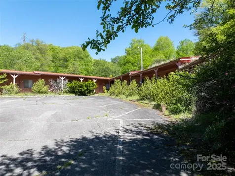 11242 Us 19 Highway Maggie Valley NC 28751